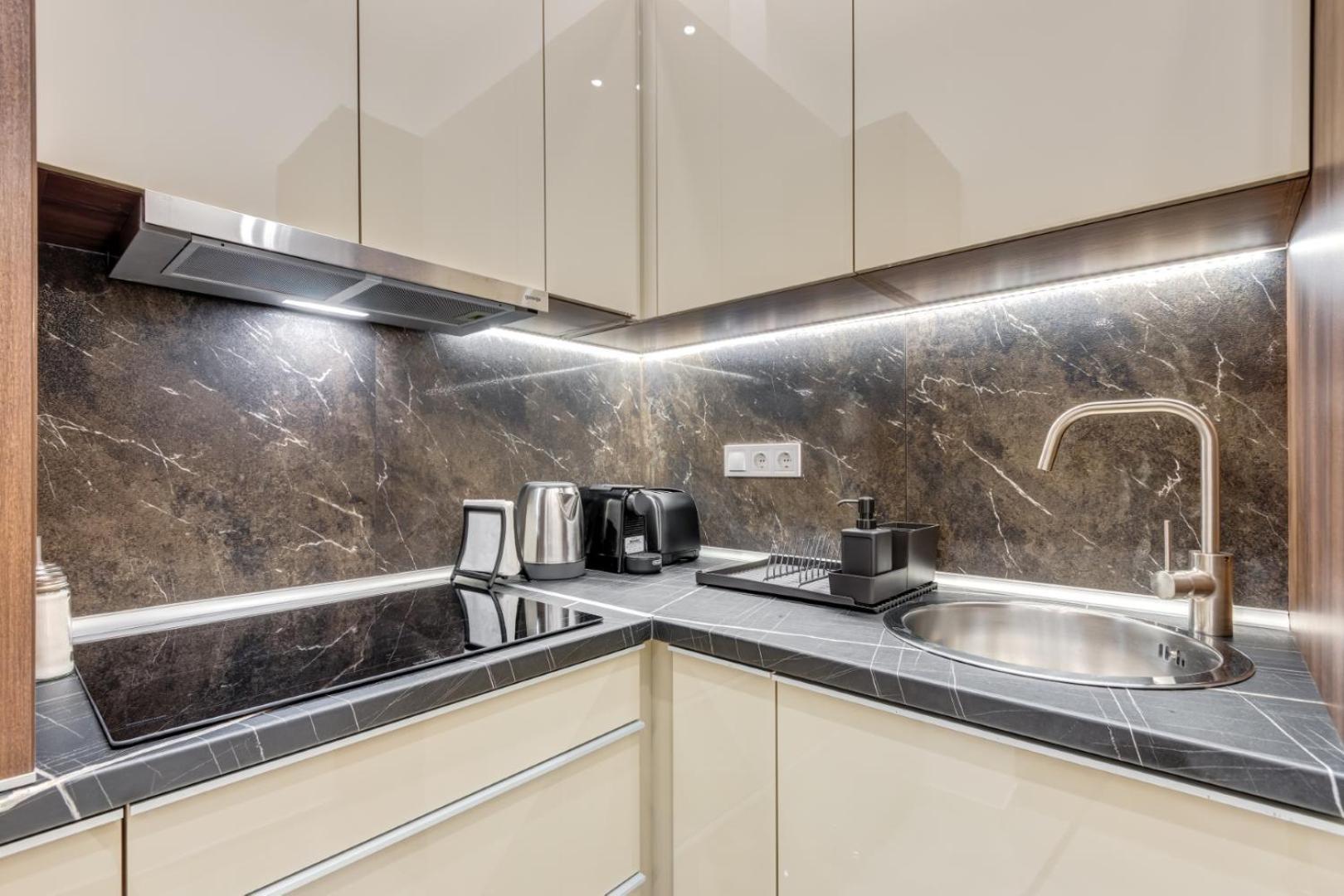 Mega - Elegance - No Deposit Needed *